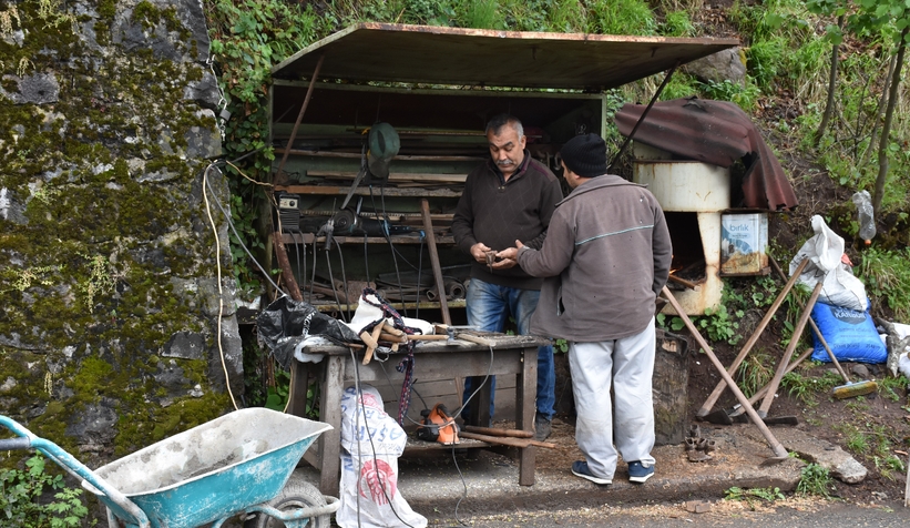 Seyyar demirci İlçe ilçe dolaşıp tamirat yaparak geçimini sağlıyor