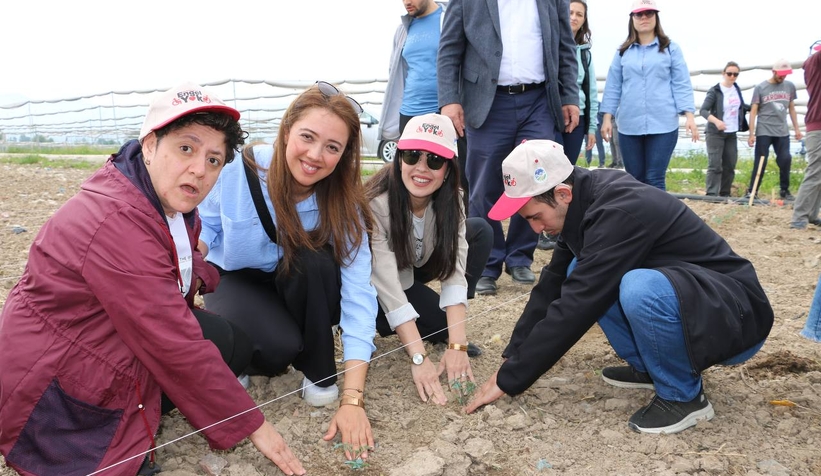 sgmnin-ozel-ogrencileri-fideleri-toprakla-bulusturduq0g3k2hgbm