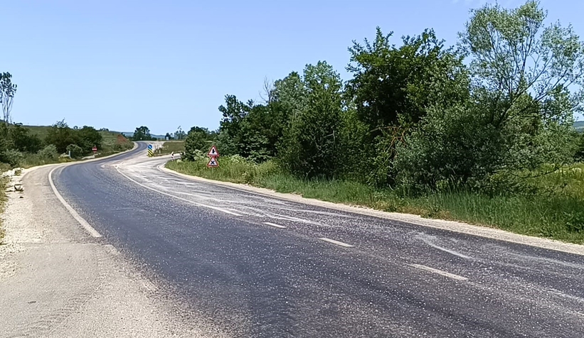 Sıcak asfalt eritti