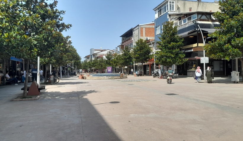 sicakliklar-nedeniyle-cadde-ve-sokaklar-bos-kaldil0jpvg1lq1