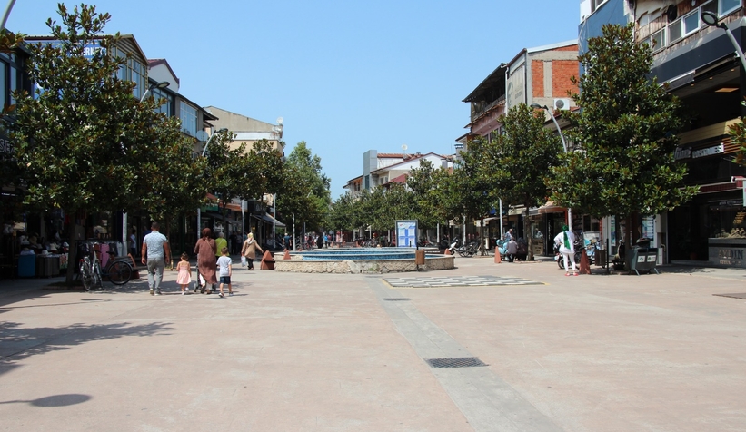 sicakliklar-nedeniyle-cadde-ve-sokaklar-bos-kaldil0jpvg1lq1
