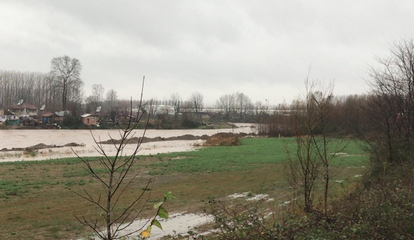 Şiddetli yağış Akyazı'yı vurdu  
