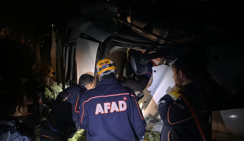 Sıkışan sürücüyü AFAD kurtardı