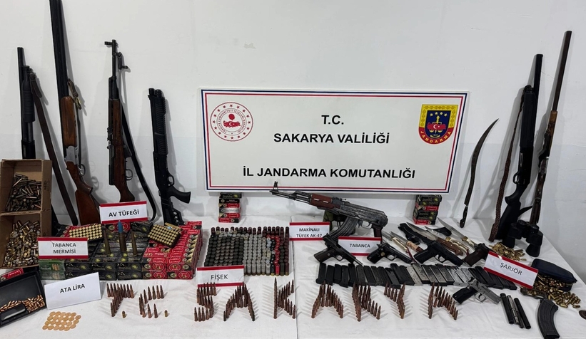 silah-ve-muhimmat-dolu-ev-jandarmadan-sok-baskinc29mrwffl3