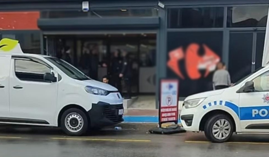 Silahla başından vuruldu