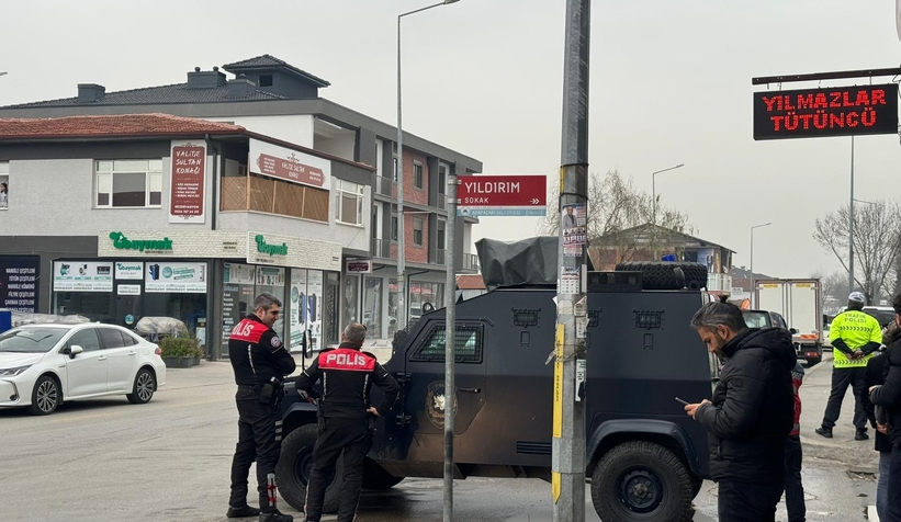 silahla-catiya-cikti-polis-cevreyi-bosalttiutzfsk1ubs