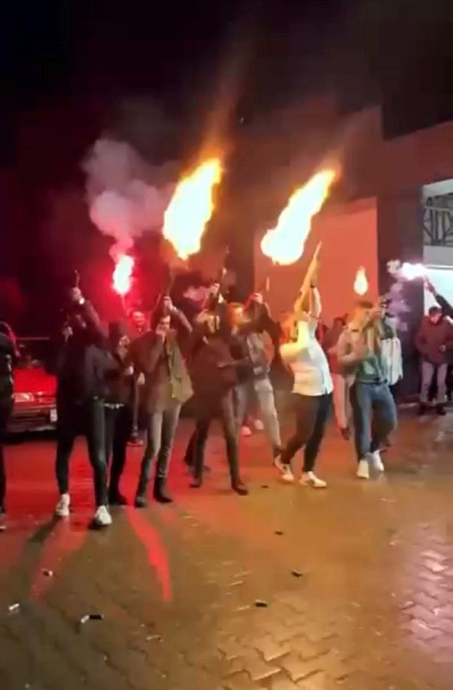 silahli-catisma-degil-asker-eglencesiywzju1e5au