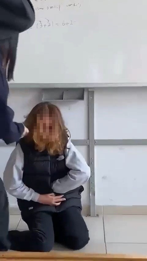 Sınıfta şiddet: Genç kız darp edildi