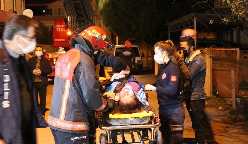 Sinir krizi geçiren kadın mahalleliyi sokağa döktü