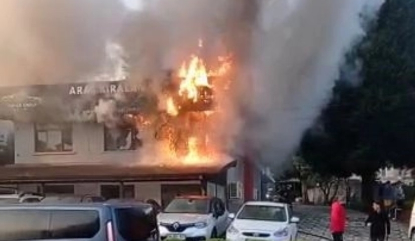 Şirket binası yandı