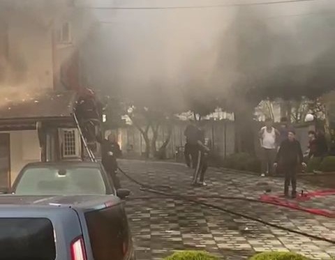 Şirket binası yandı