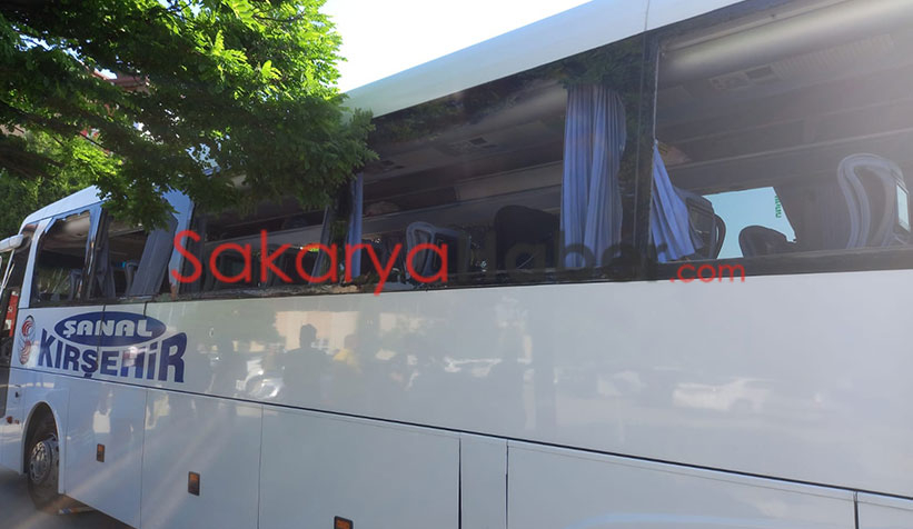  Sivas ve Kayseri taraftarları otobanda otobüsleri taşladı