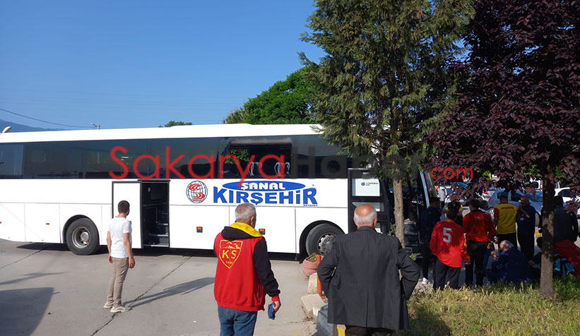  Sivas ve Kayseri taraftarları otobanda otobüsleri taşladı