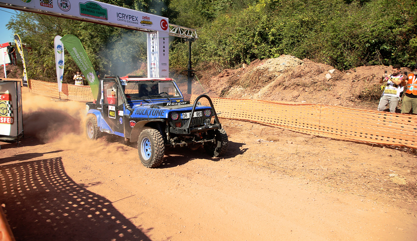 Şampiyonlar Sakarya’da tozu dumana kattı
