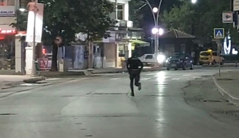 Siz Misiniz Huzuru Bozan? Polis Cezayı Kesti..