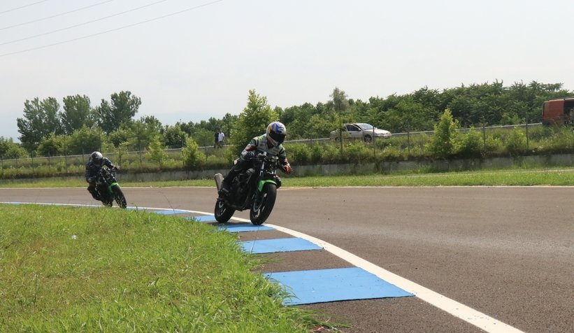  Sofuoğlu, şampiyonları yarışlara hazırlıyor