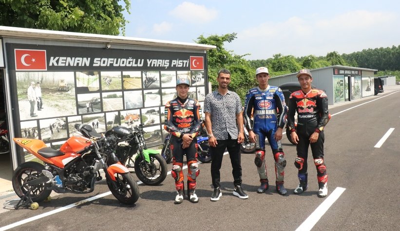  Sofuoğlu, şampiyonları yarışlara hazırlıyor
