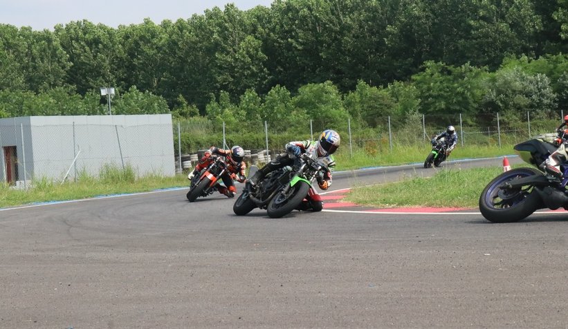  Sofuoğlu, şampiyonları yarışlara hazırlıyor