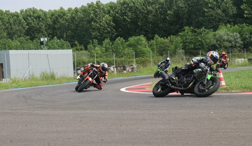  Sofuoğlu, şampiyonları yarışlara hazırlıyor