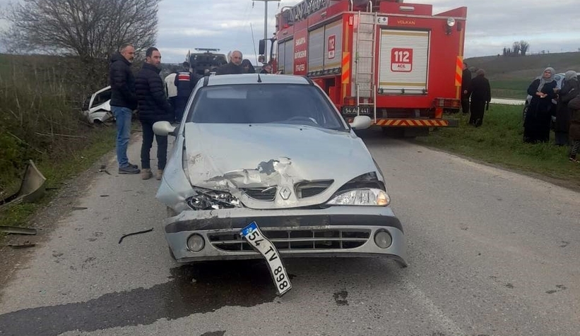Söğütlü'de feci kaza: 1 ölü, 3 yaralı