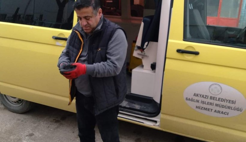 Sokak köpeğini ölüme terk ettiler