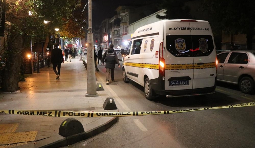 Sokak ortasında silahla vuruldu