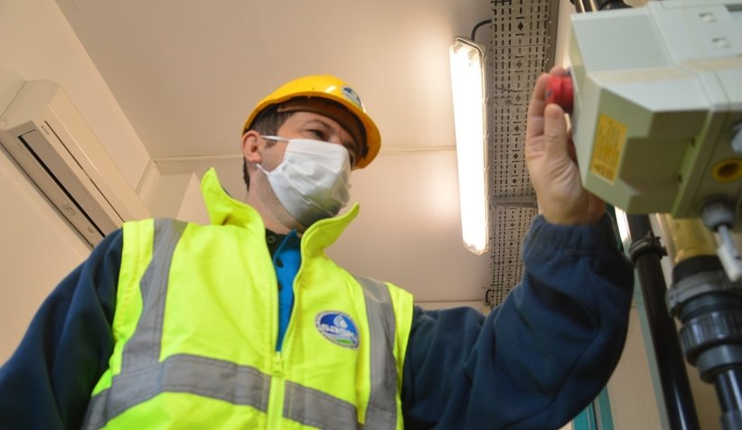 Sokaklar boş ama onlar görev başında