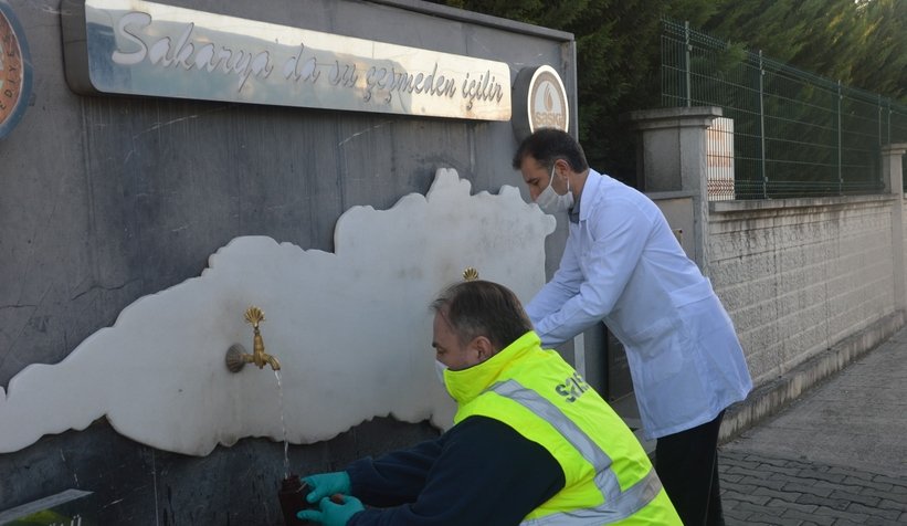 Sokaklar boş ama onlar görev başında