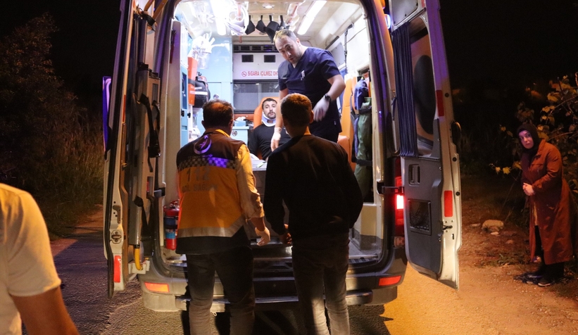 Sokakta feci kaza: 2 yaralı