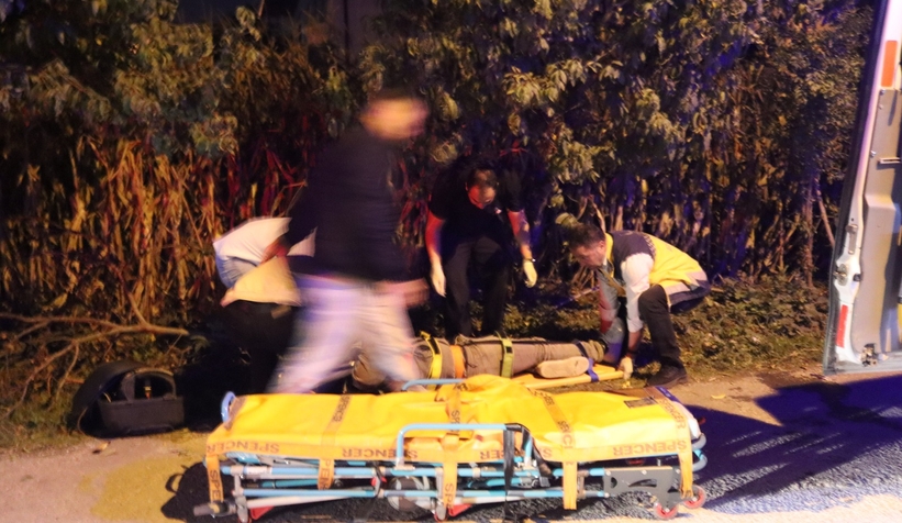 Sokakta feci kaza: 2 yaralı