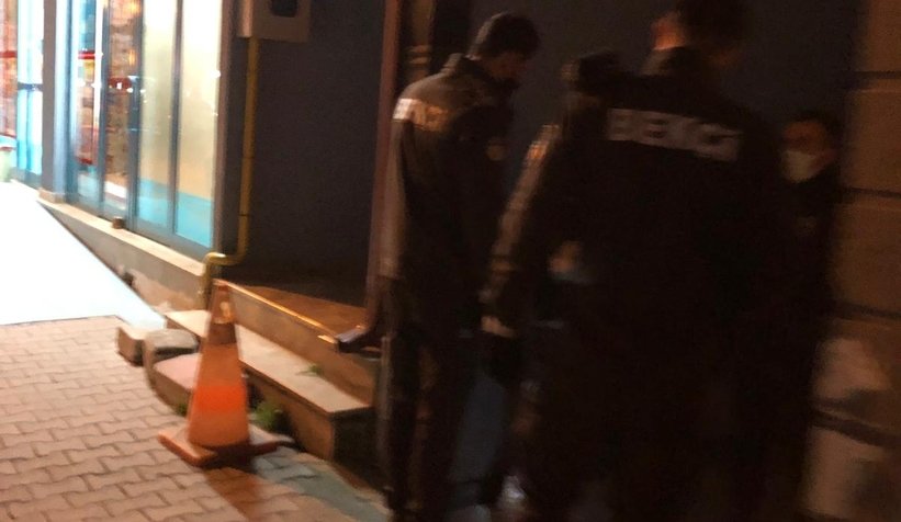 Sokakta nara atan gence bekçiler müdahale etti