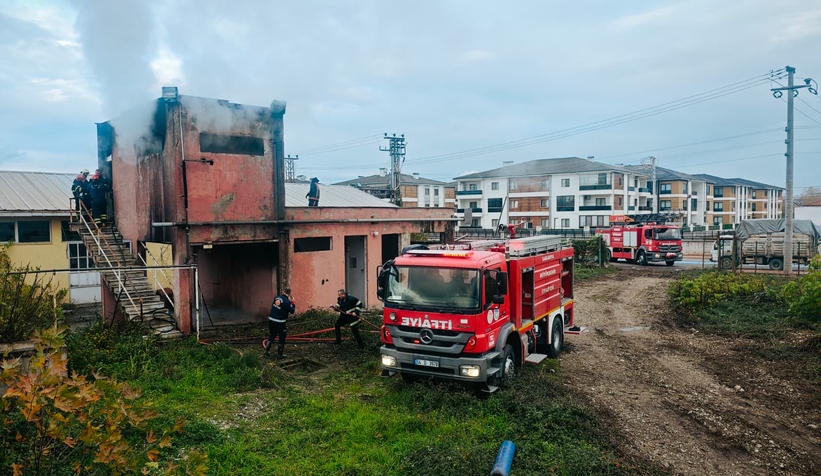 sokumu-yapilan-sut-fabrikasinda-yanginchixy1bpd3