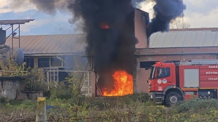 sokumu-yapilan-sut-fabrikasinda-yanginchixy1bpd3