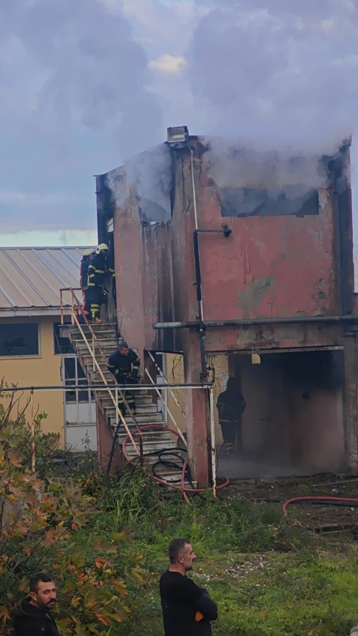 sokumu-yapilan-sut-fabrikasinda-yanginchixy1bpd3