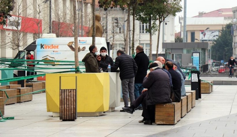 Soluğu dışarıda aldılar