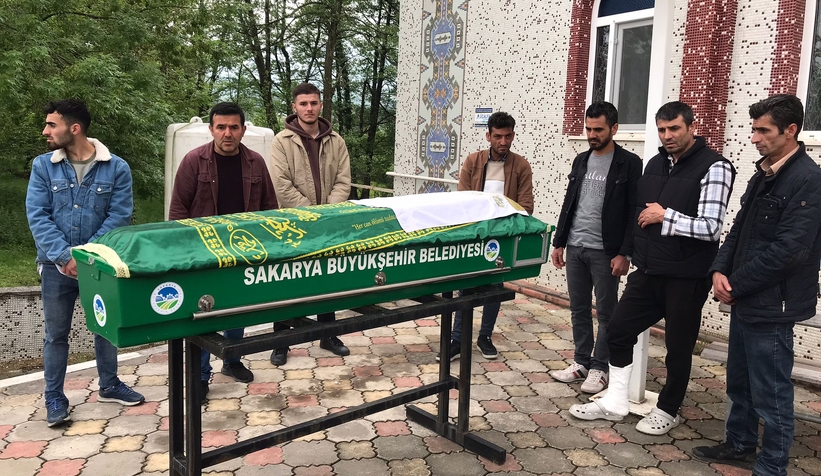 Soma'da madende öldü, Akyazı'da toprağa verildi