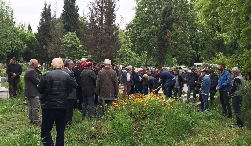 Soma'da madende öldü, Akyazı'da toprağa verildi