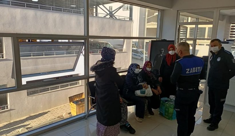 Son model araçla gidip 1 saate 2 bin 305 lira topladılar