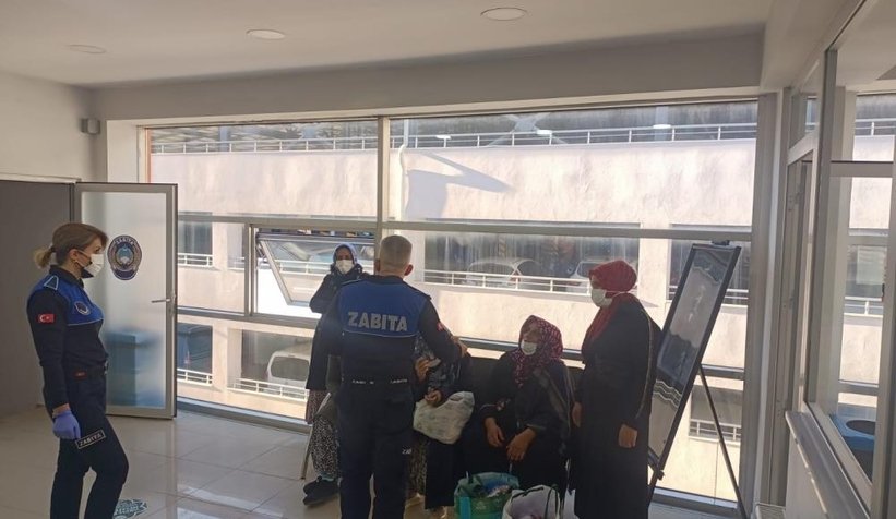 Son model araçla gidip 1 saate 2 bin 305 lira topladılar