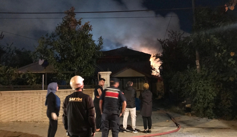 sondurulmeyen-mangal-atesi-evi-kul-ettisgdrnxd1aw