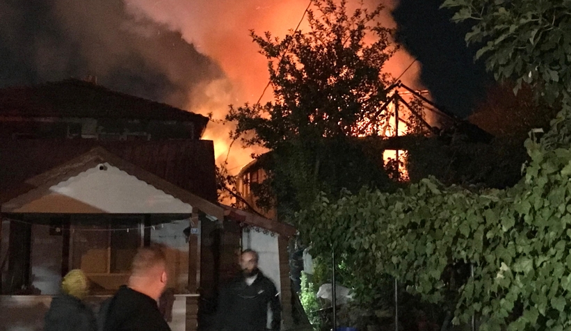 sondurulmeyen-mangal-atesi-evi-kul-ettisgdrnxd1aw