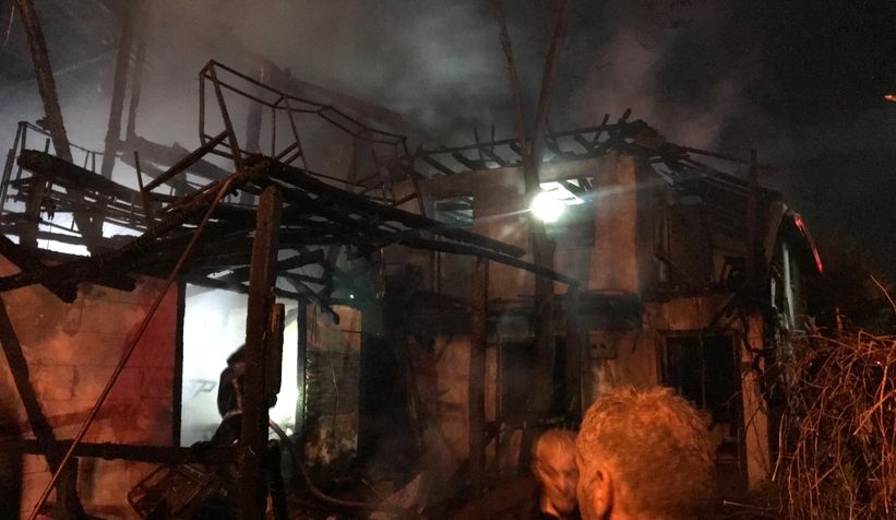 sondurulmeyen-mangal-atesi-evi-kul-ettisgdrnxd1aw