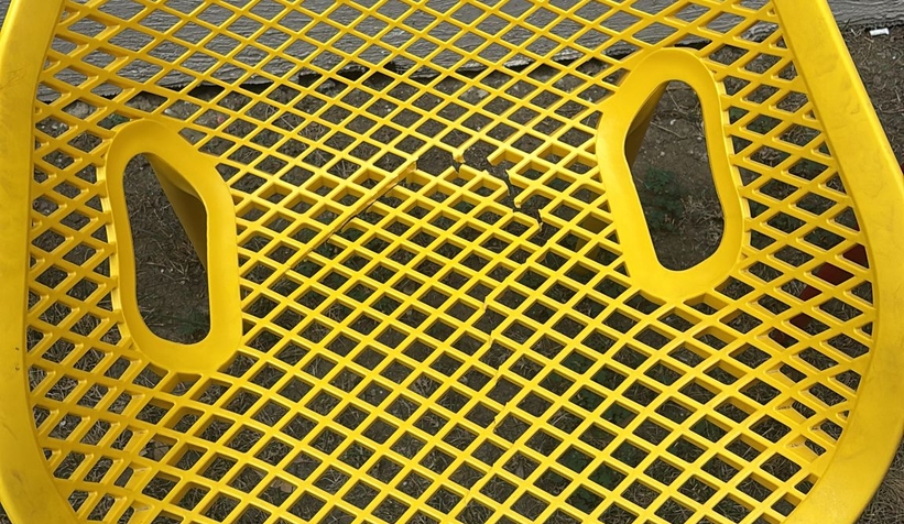 Spor kompleksinde vandalizm sandalyeleri kırdılar