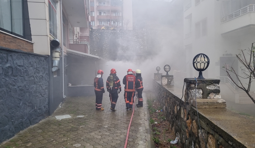 Spor salonunda yangın dumana boğdu