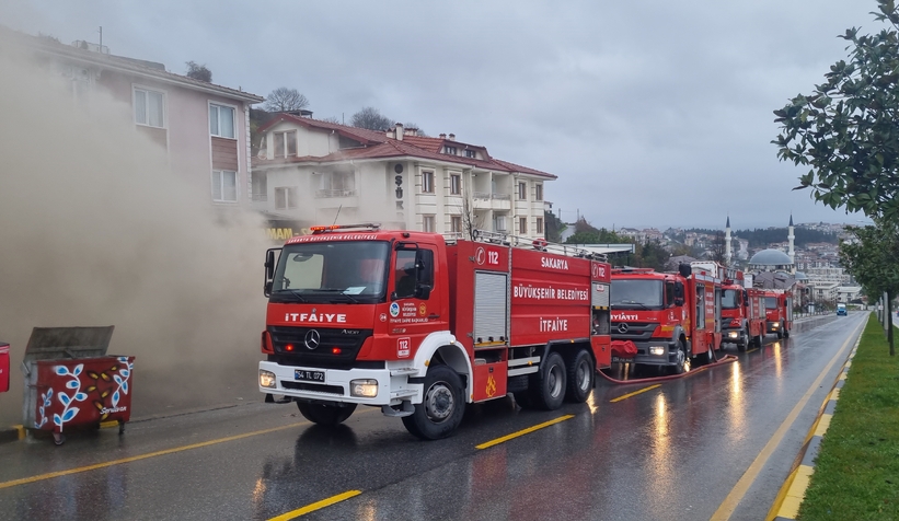 Spor salonunda yangın dumana boğdu