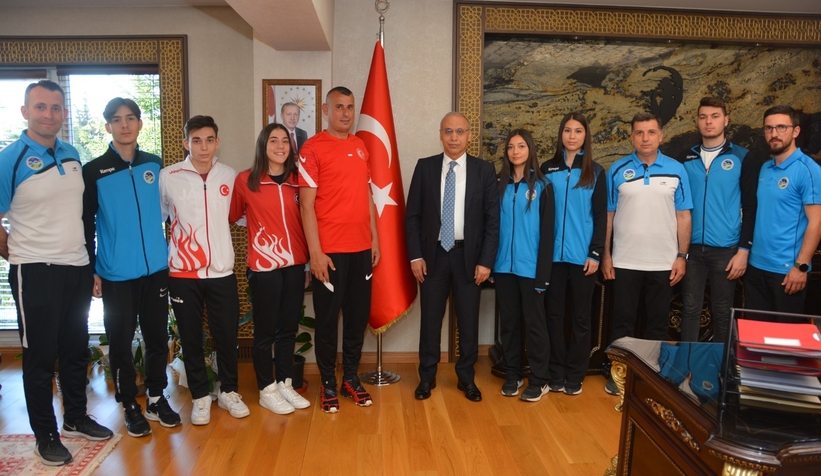 sporculardan-emniyet-mudurunu-ziyaretk01xszztwf