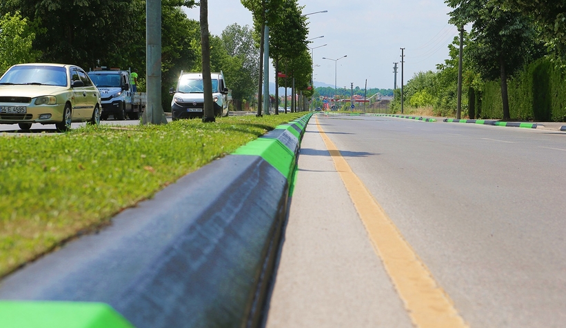 Stadyuma çıkan bulvara yeşil-siyah dokunuş