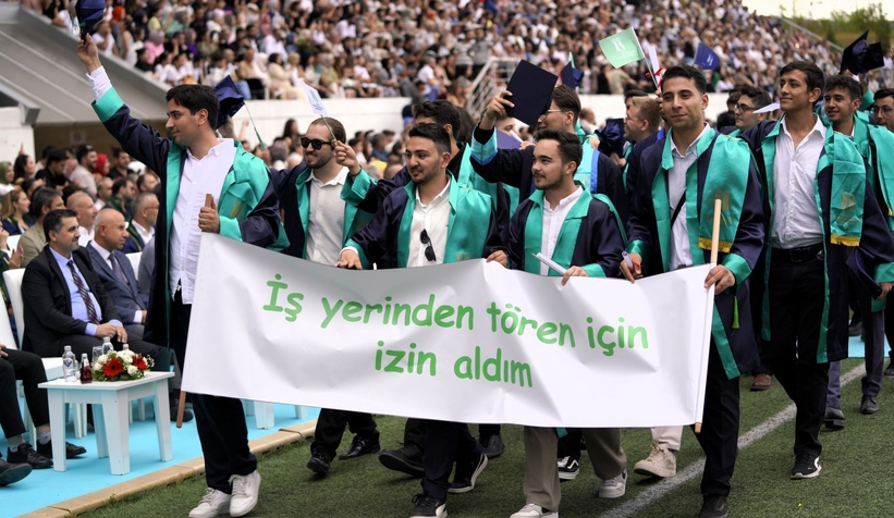 SUBÜ 3 bin 263 öğrencisini mezun etti