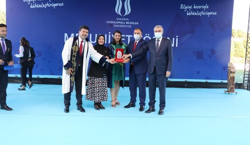 SUBÜ, 3 bin öğrencisini törenle uğurladı