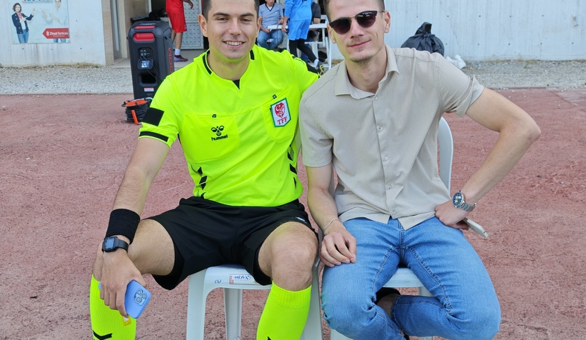 subu-akyazi-saglik-futbol-takimi-ilk-katildigi-turnuvada-kupa-ile-dondudmp2wwwwcf
